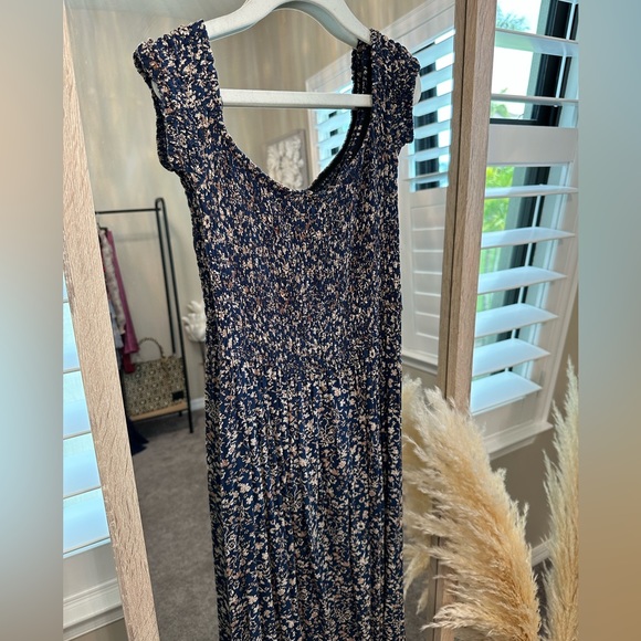 Floral Maxi Dress - Picture 4 of 6